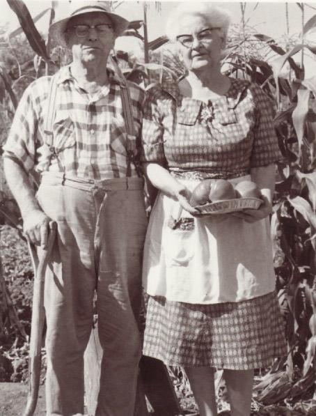 Smith_DE.jpg - Mr. and Mrs. D.E. Smith